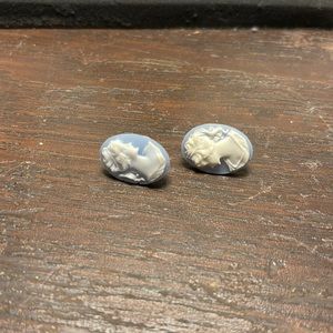 3/$30🍄New Cameo earrings